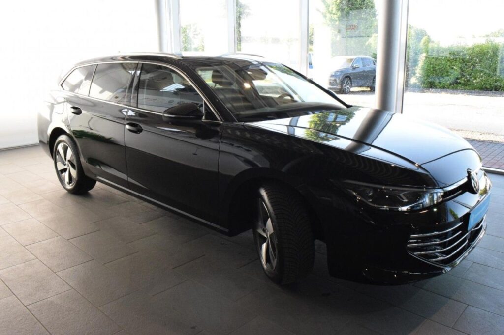 Volkswagen Passat Variant Exposé-Bild 2