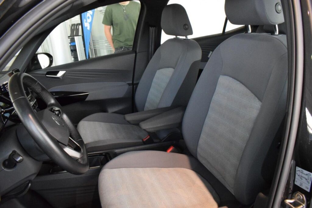 webc vehicle 127671 422682899 005.jpg