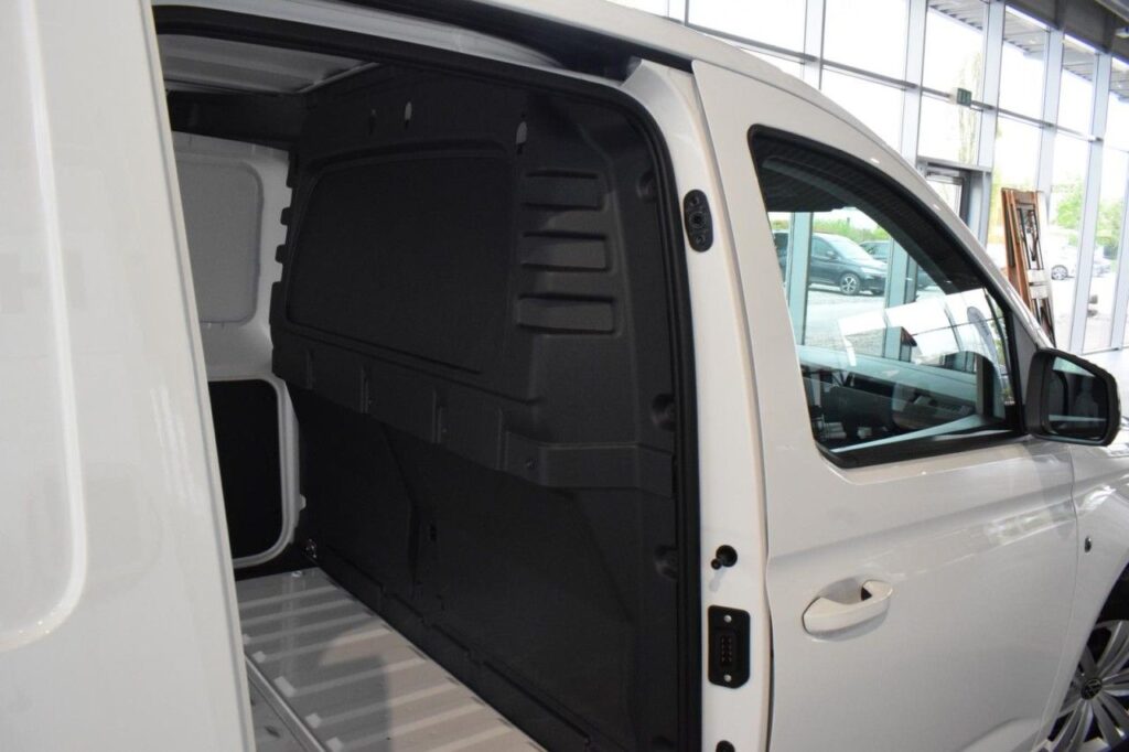 webc vehicle 144676 423148770 010.jpg