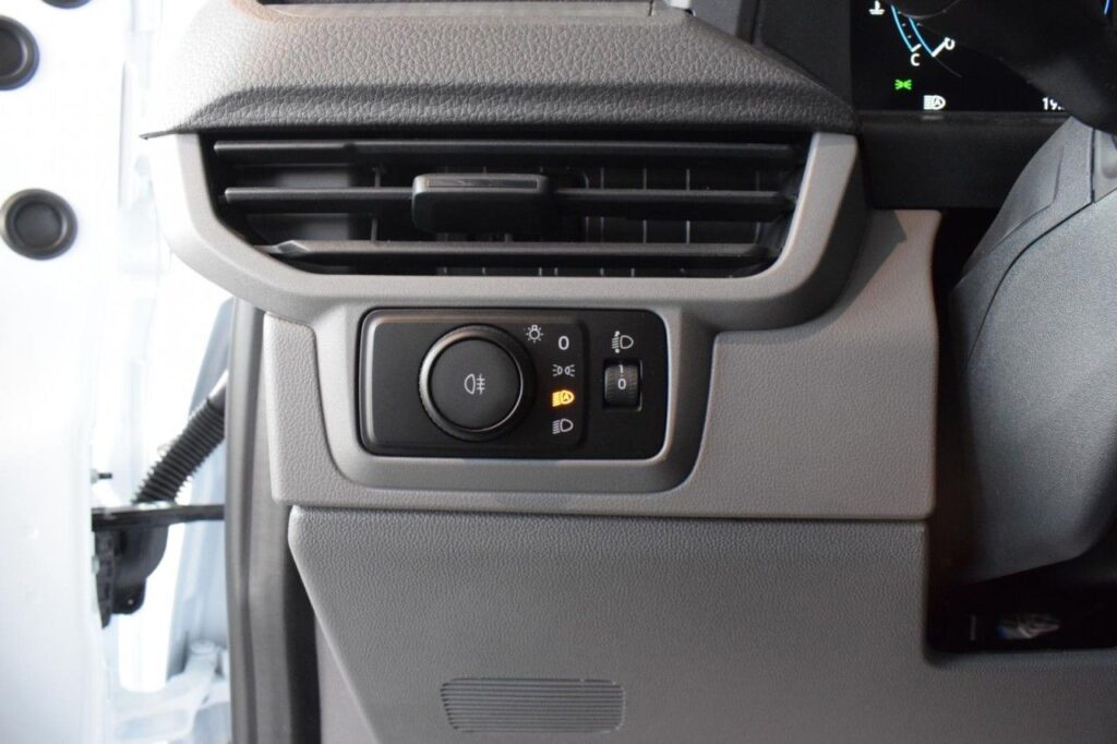 webc vehicle 166535 424004426 007.jpg