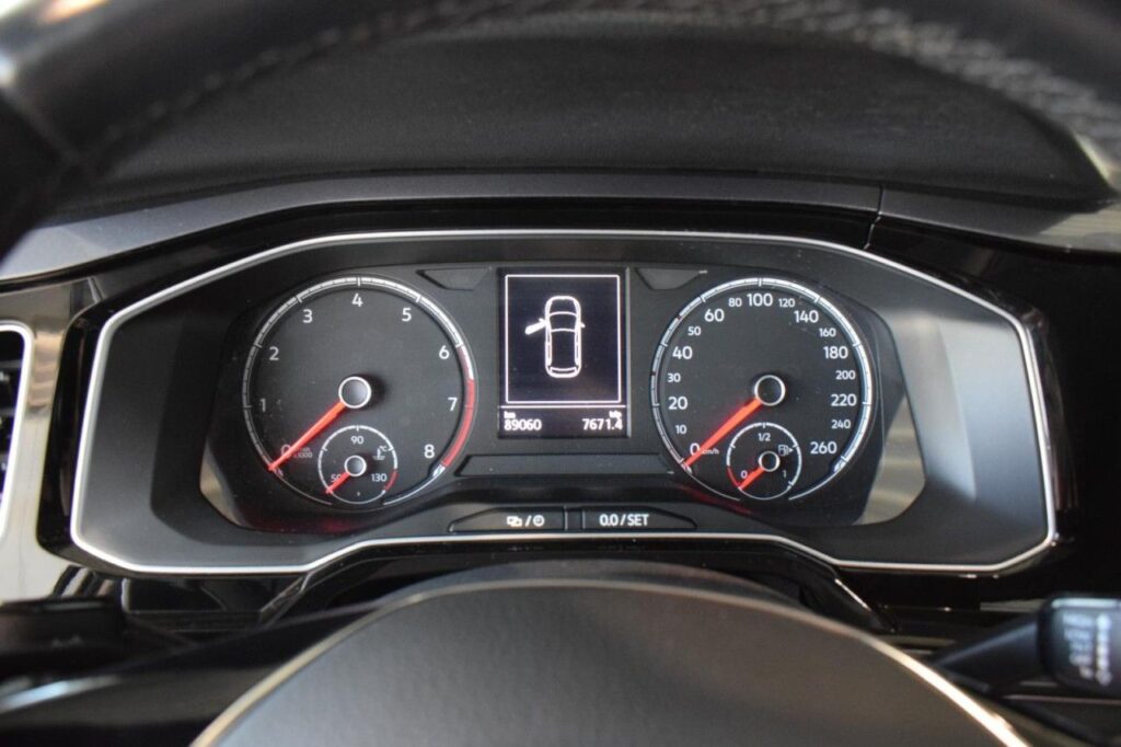 Volkswagen Polo Exposé-Bild 14