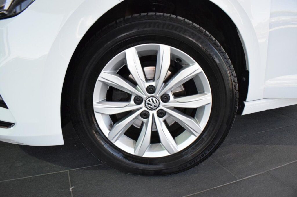 Volkswagen Polo Exposé-Bild 16