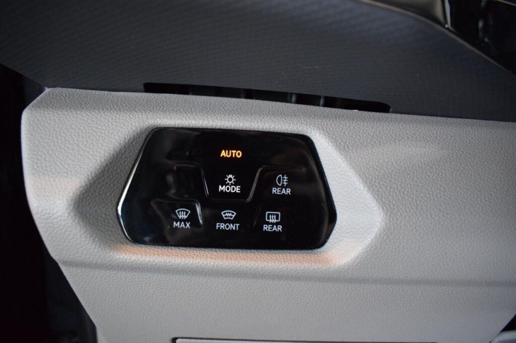webc vehicle 190323 424781376 015.jpg