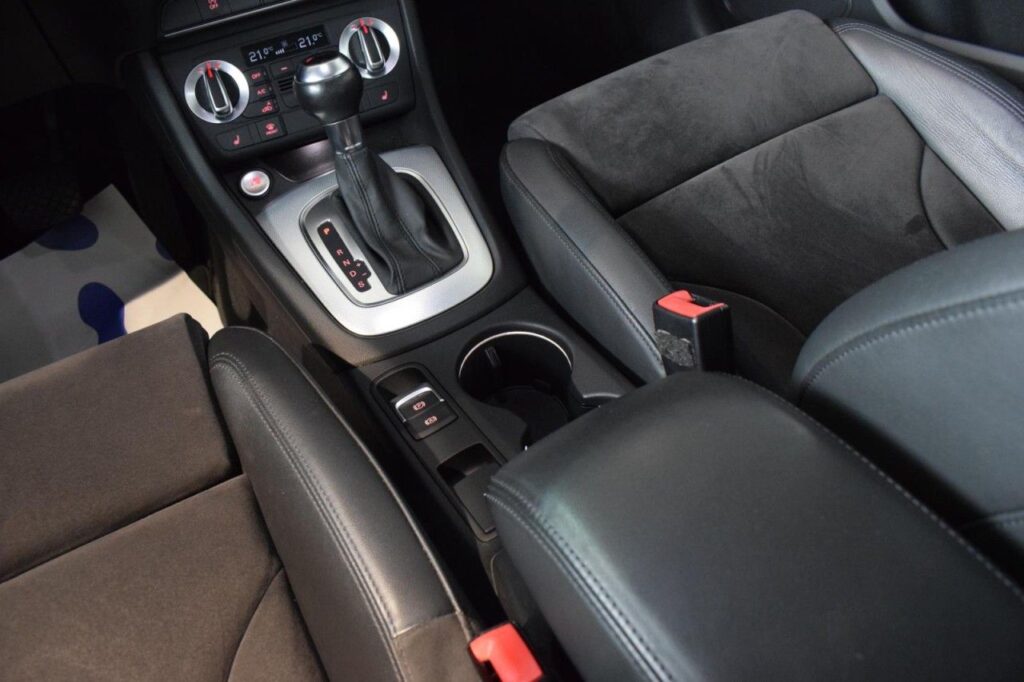 webc vehicle 208520 425528396 011.jpg