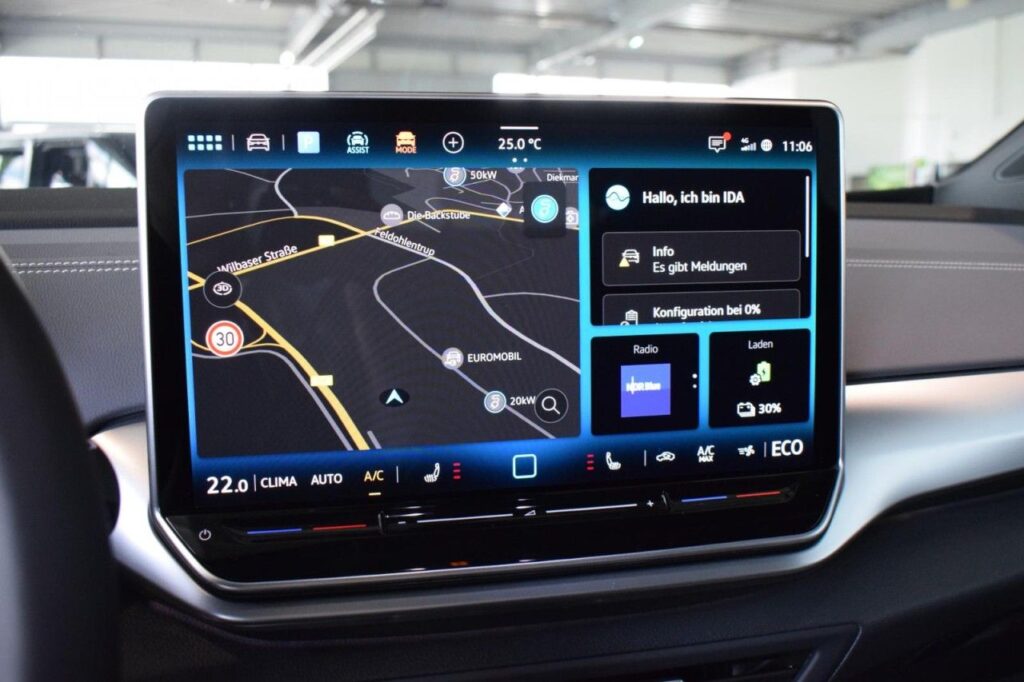 webc vehicle 233696 426514876 013.jpg