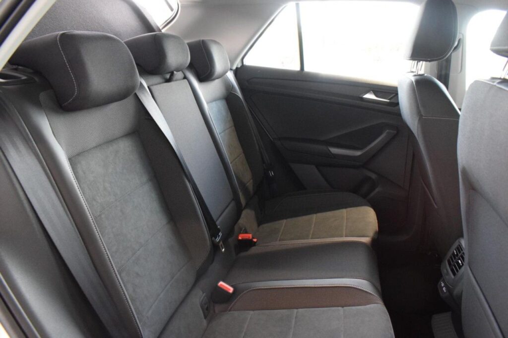 webc vehicle 238636 426749849 010.jpg