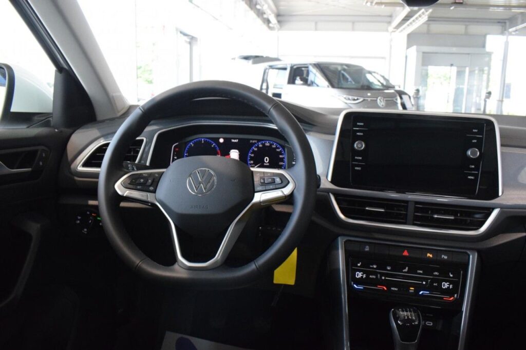 webc vehicle 238636 426749849 012.jpg