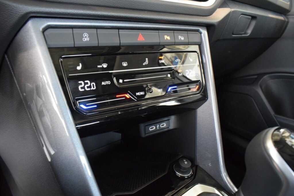 webc vehicle 238636 426749849 015.jpg