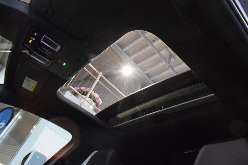 webc vehicle 25025 401801782 019.jpg