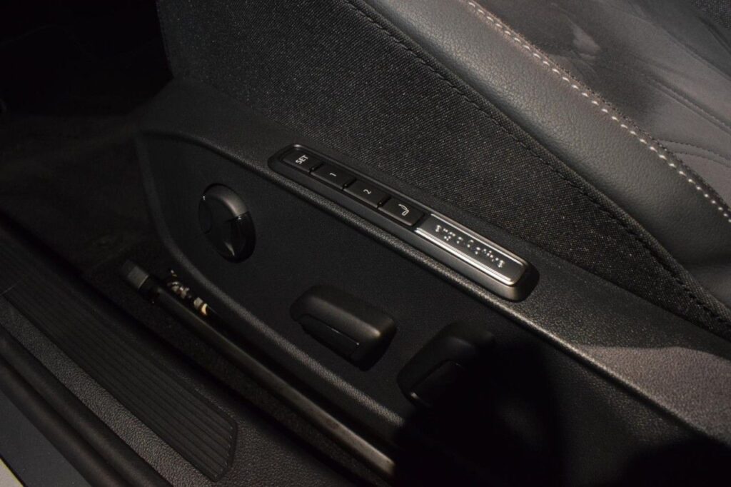 webc vehicle 25025 401801782 020.jpg