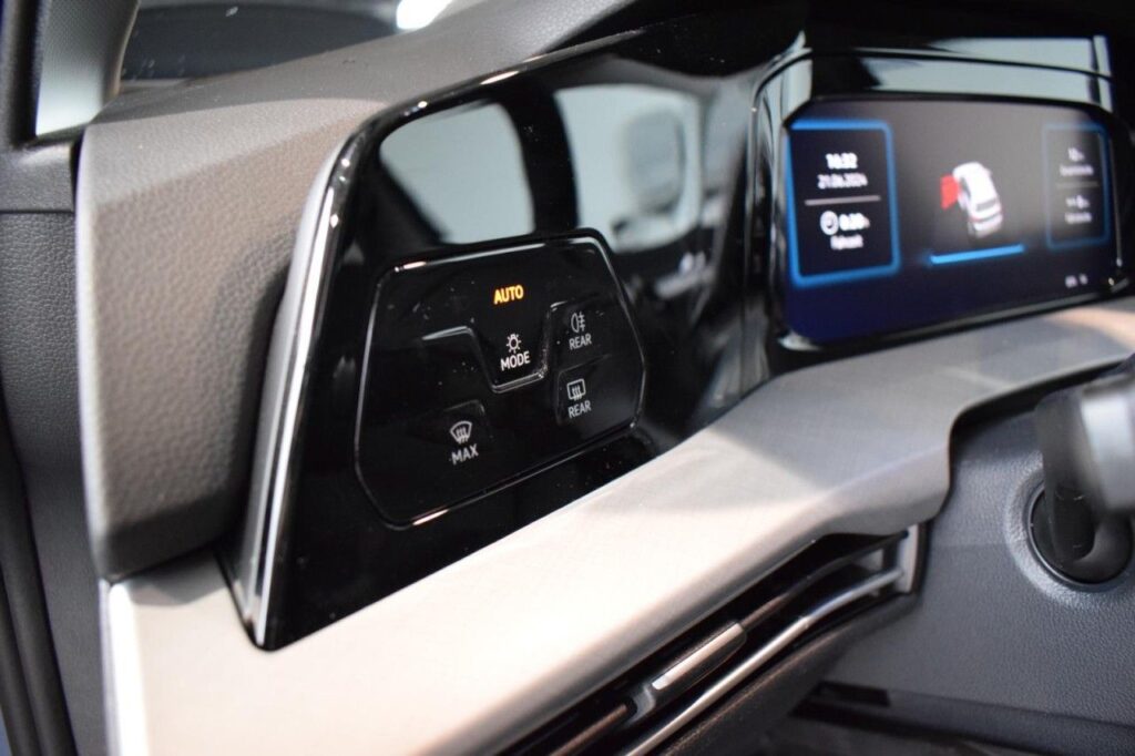 webc vehicle 25029 425400044 012.jpg