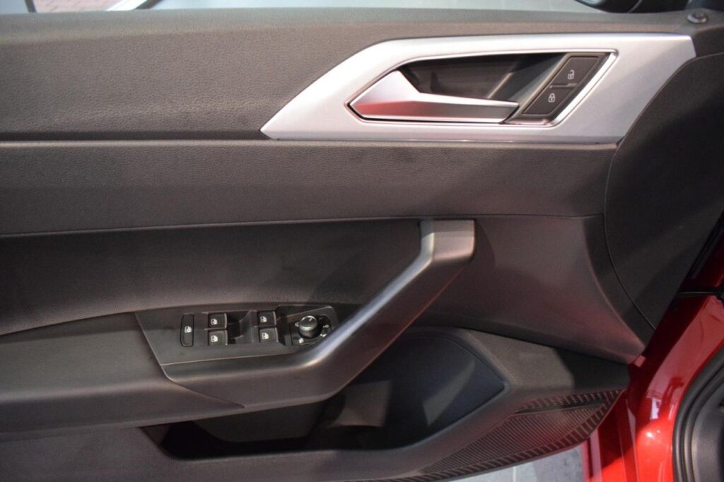 webc vehicle 25050 428789217 006.jpg