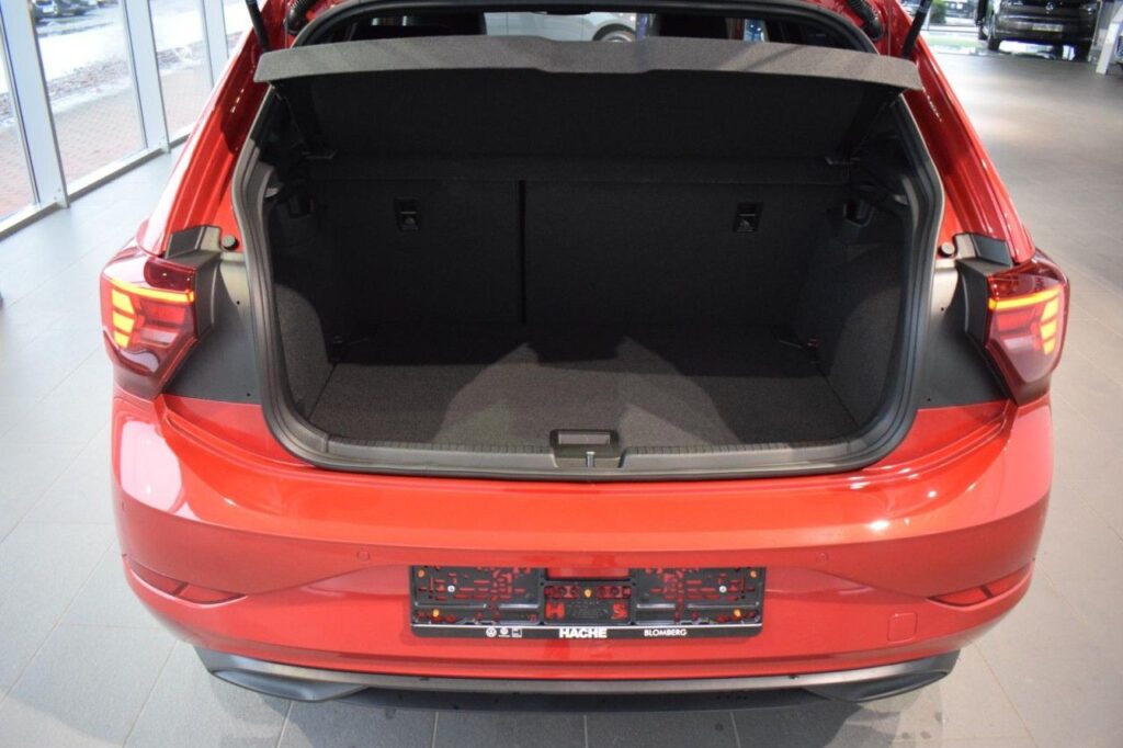 webc vehicle 25050 428789217 009.jpg