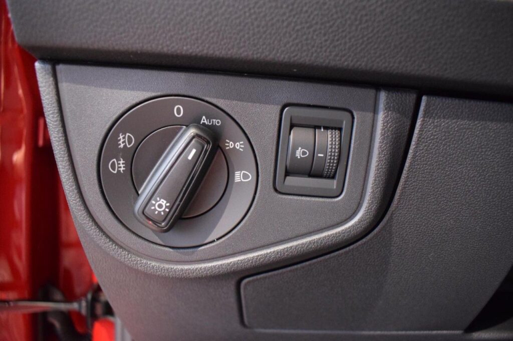 webc vehicle 25050 428789217 018.jpg