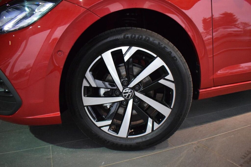webc vehicle 25050 428789217 019.jpg