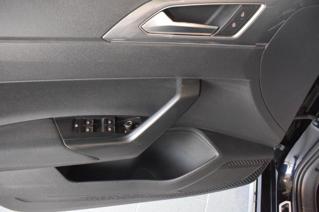 webc vehicle 256555 427455330 006.jpg