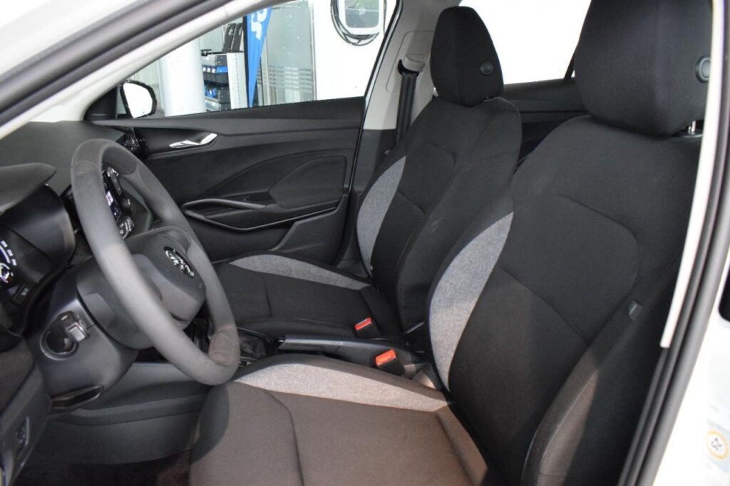 webc vehicle 259075 427536539 005.jpg