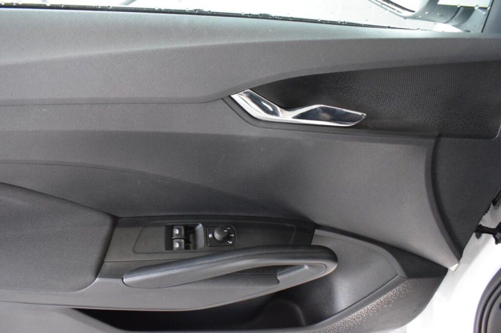 webc vehicle 259075 427536539 006.jpg
