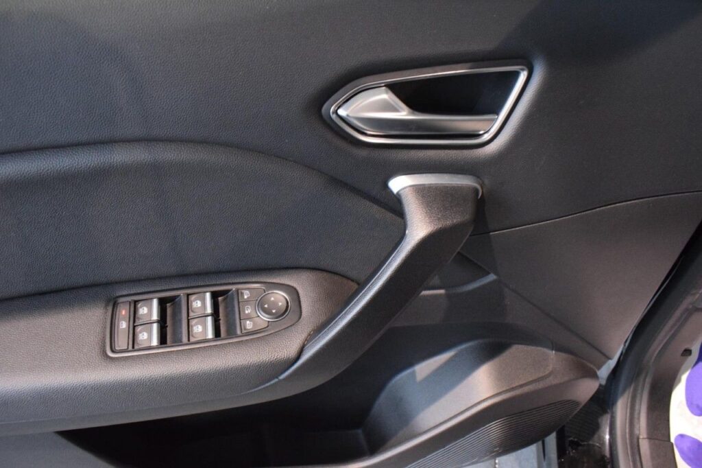 webc vehicle 289629 428684190 006.jpg