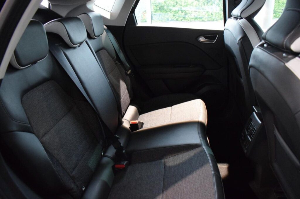webc vehicle 289629 428684190 008.jpg