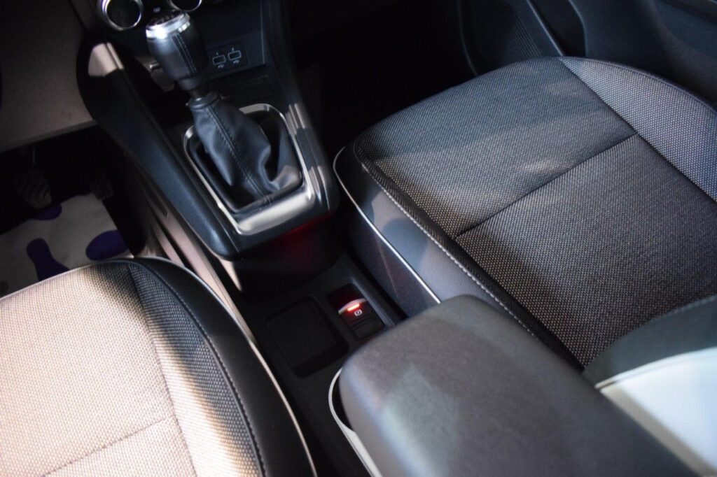 webc vehicle 289629 428684190 011.jpg