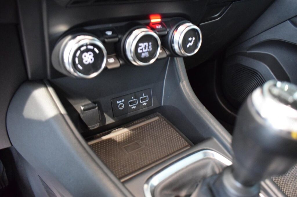 webc vehicle 289629 428684190 013.jpg