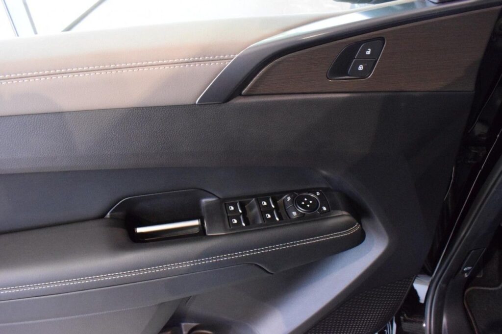 webc vehicle 297323 422544513 006.jpg