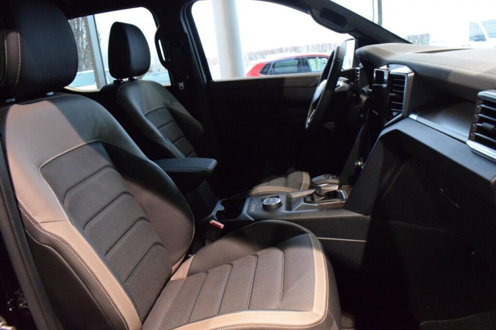 webc vehicle 297323 422544513 007.jpg