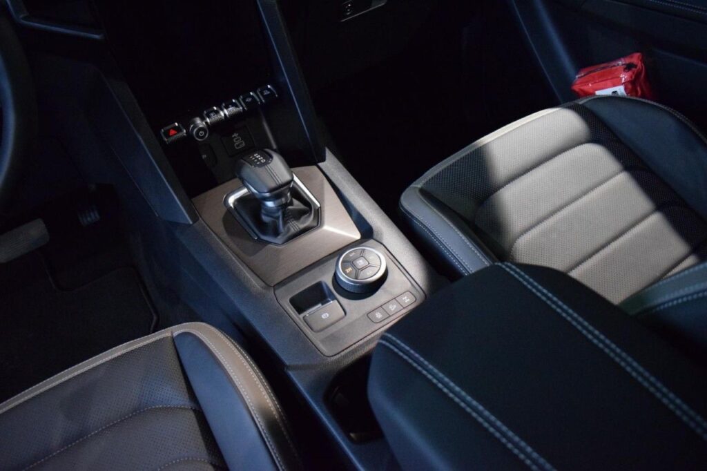 webc vehicle 297323 422544513 013.jpg