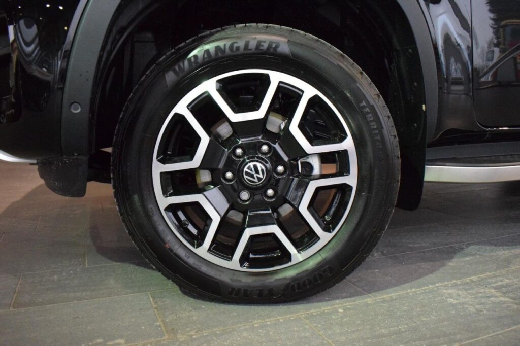 webc vehicle 297323 422544513 018.jpg