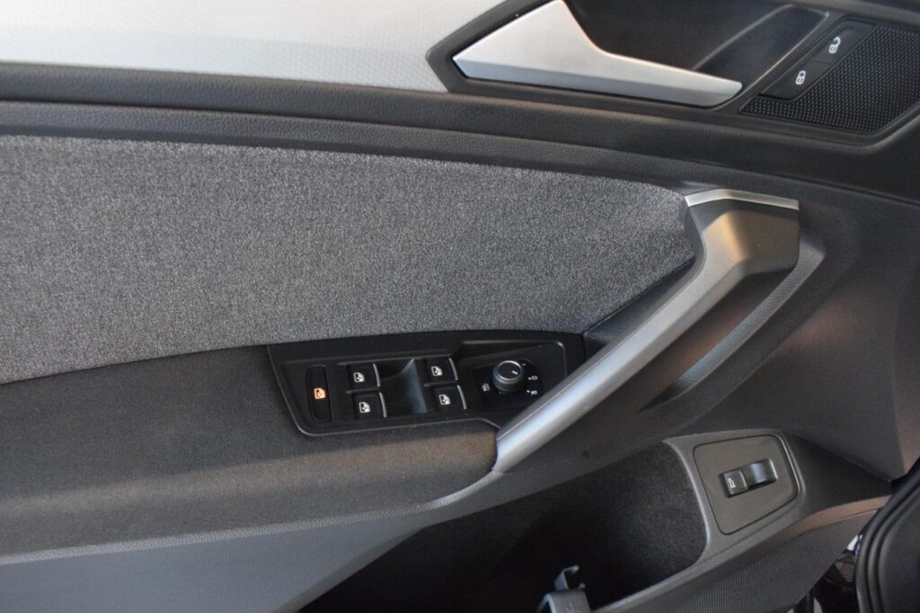 webc vehicle 297325 429009983 006.jpg