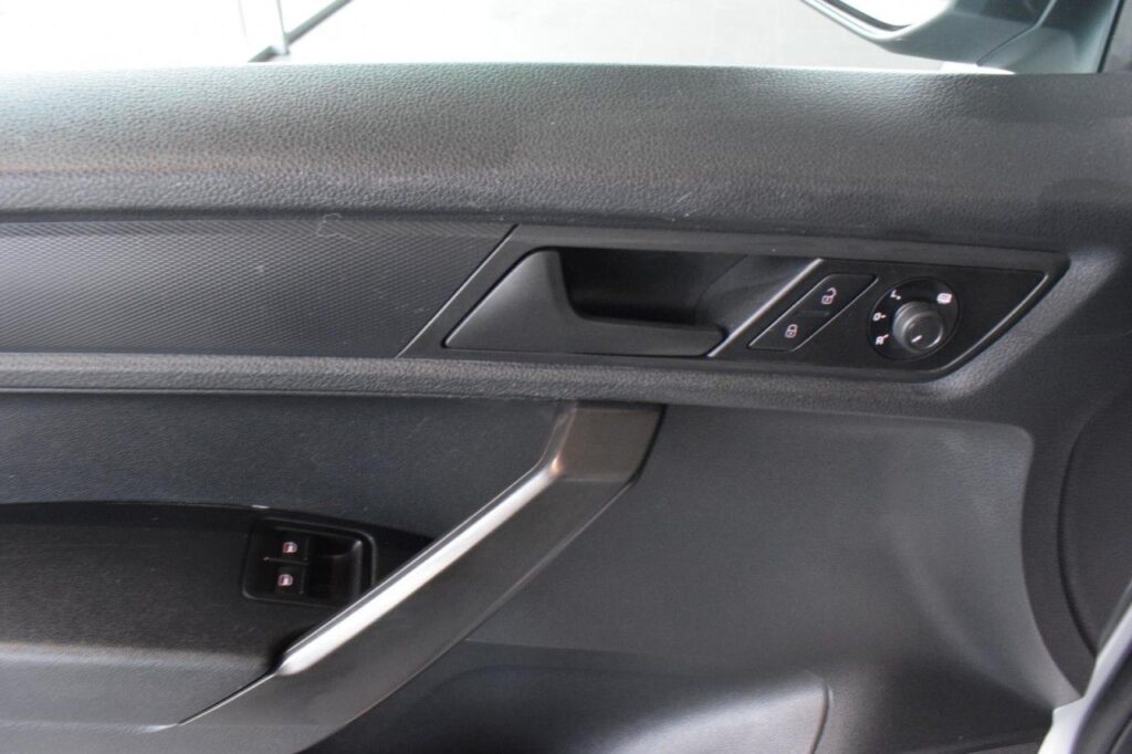 webc vehicle 309975 429490506 006.jpg