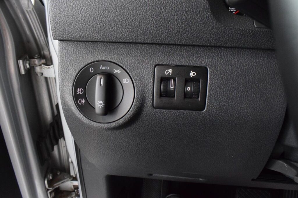 webc vehicle 309975 429490506 015.jpg
