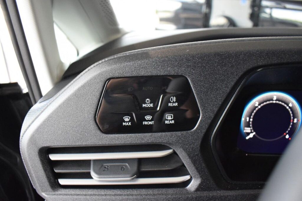 webc vehicle 309977 429490522 016.jpg