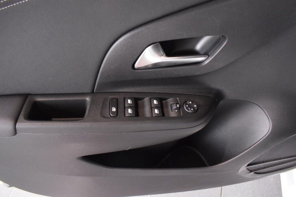 webc vehicle 312514 429586978 006.jpg