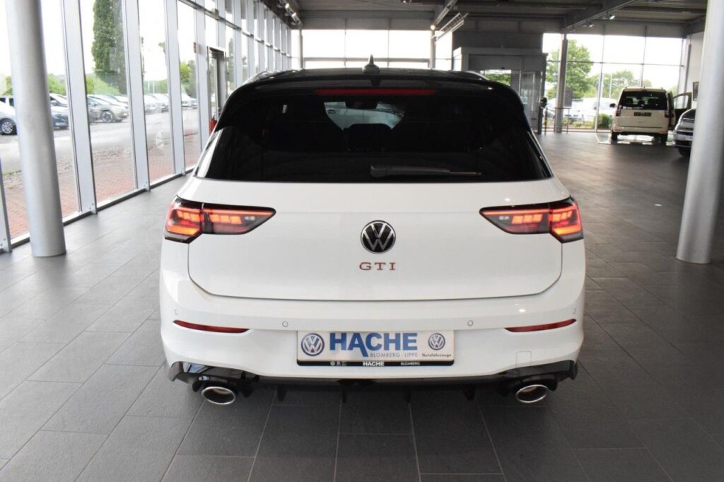 webc vehicle 340556 430314340 004.jpg
