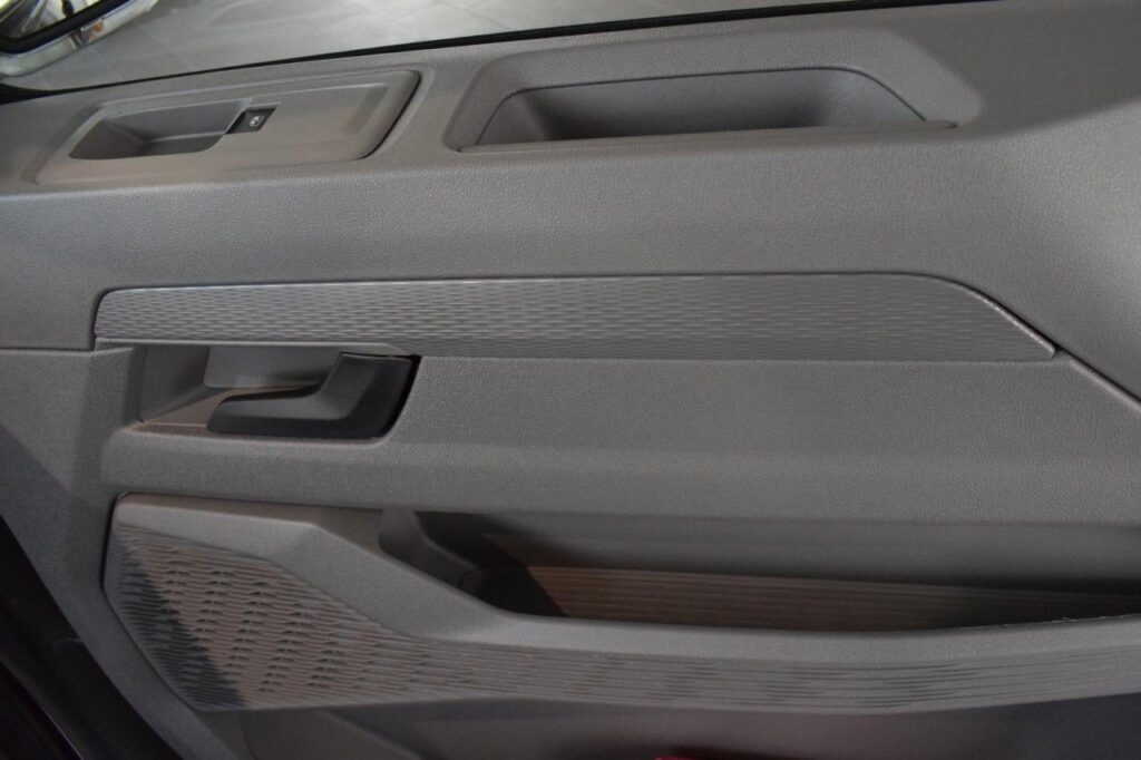 webc vehicle 340560 430554994 008.jpg