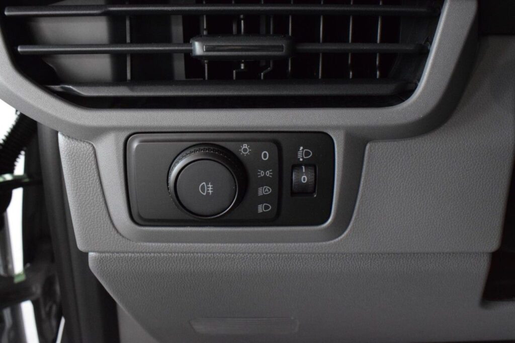 webc vehicle 340560 430554994 018.jpg