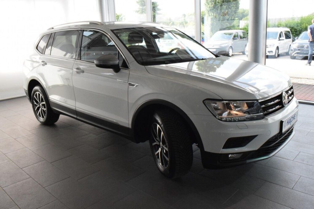 webc vehicle 345215 430777373 002.jpg