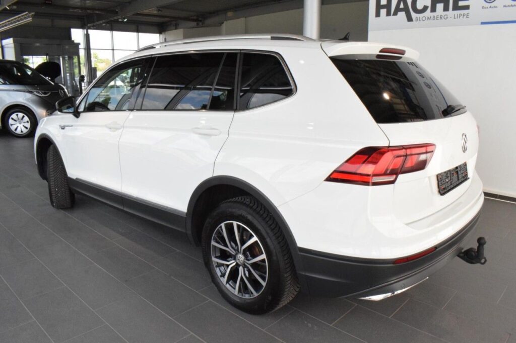 webc vehicle 345215 430777373 004.jpg