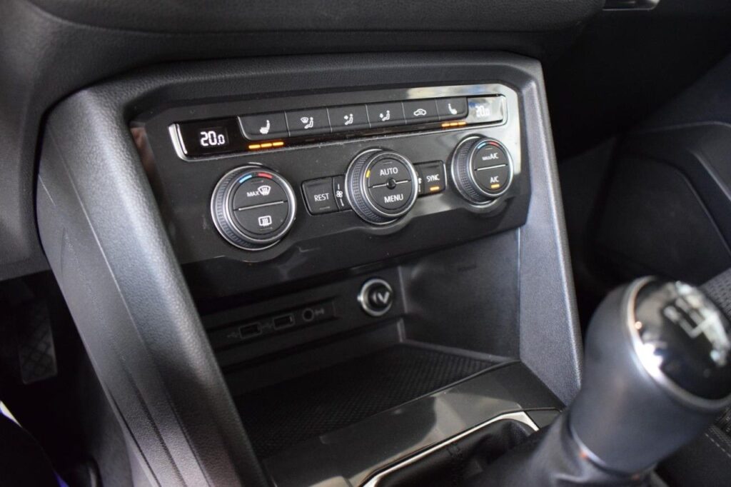 webc vehicle 345215 430777373 018.jpg