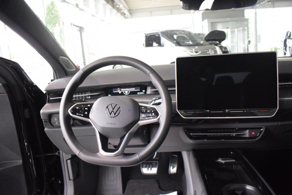 webc vehicle 347655 430869078 011.jpg