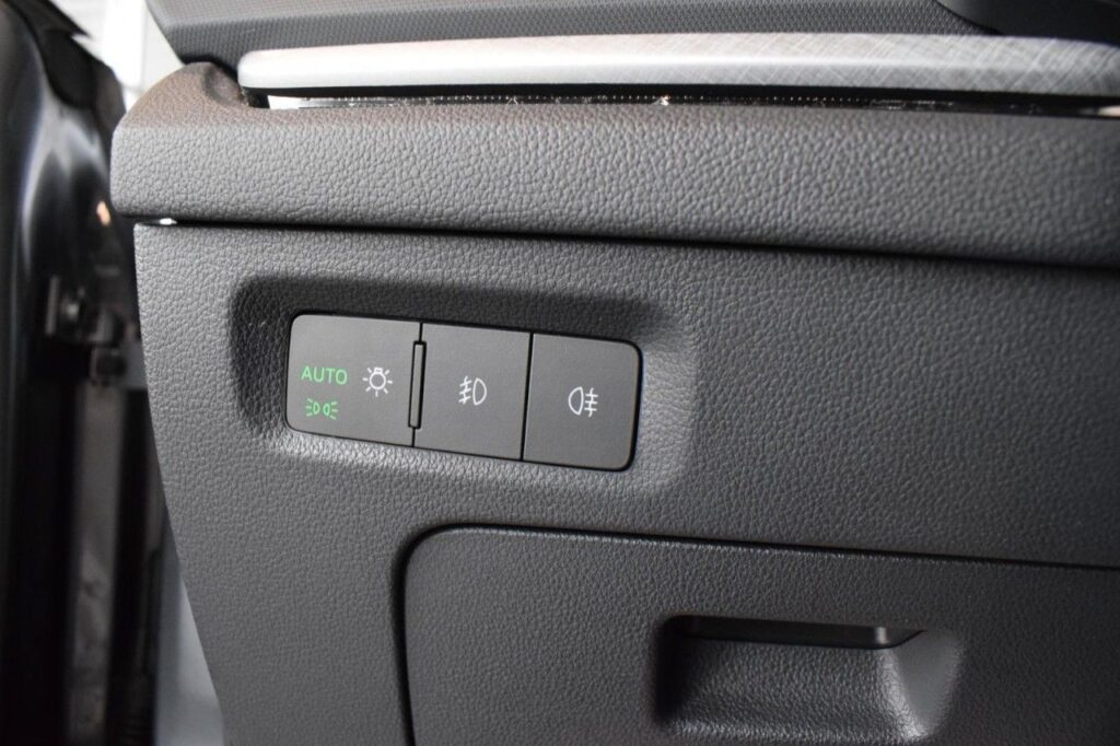 webc vehicle 350065 430947780 015.jpg