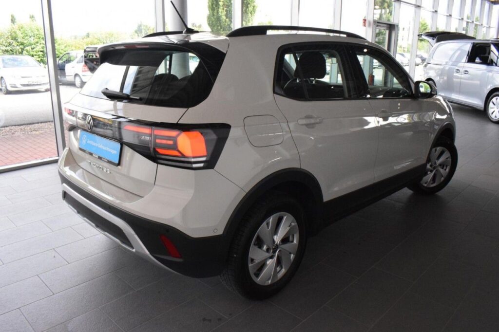 webc vehicle 350066 430947786 003.jpg