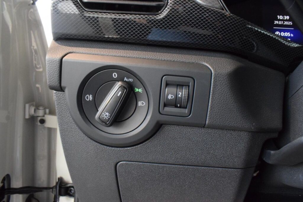 webc vehicle 350066 430947786 012.jpg
