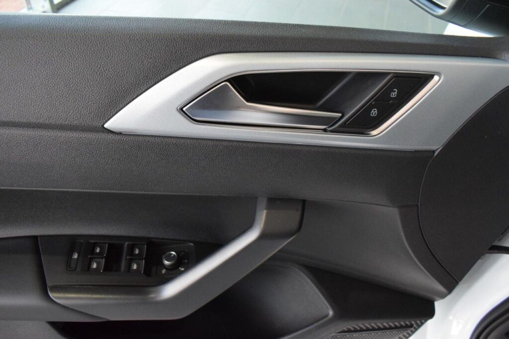 webc vehicle 359760 431309425 006.jpg