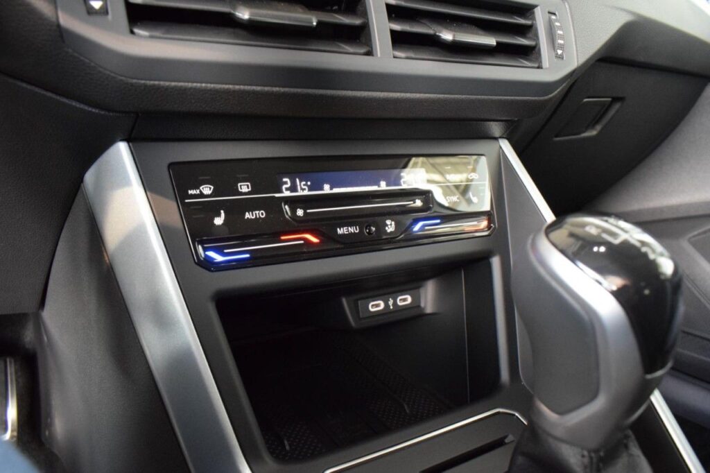 webc vehicle 359760 431309425 012.jpg
