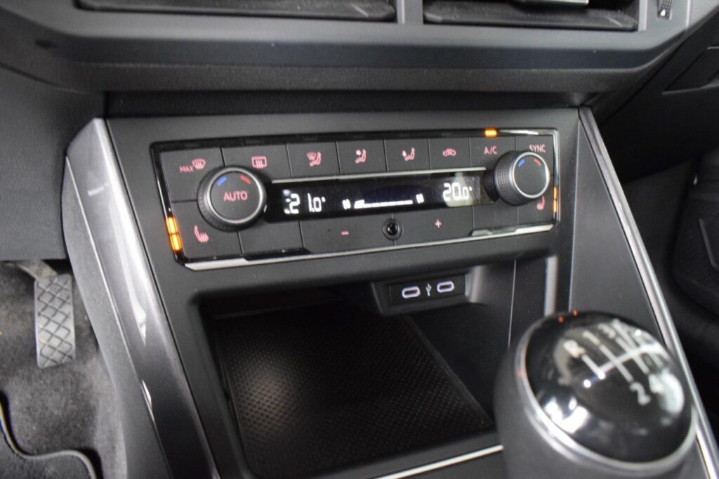 webc vehicle 367028 431589658 013.jpg