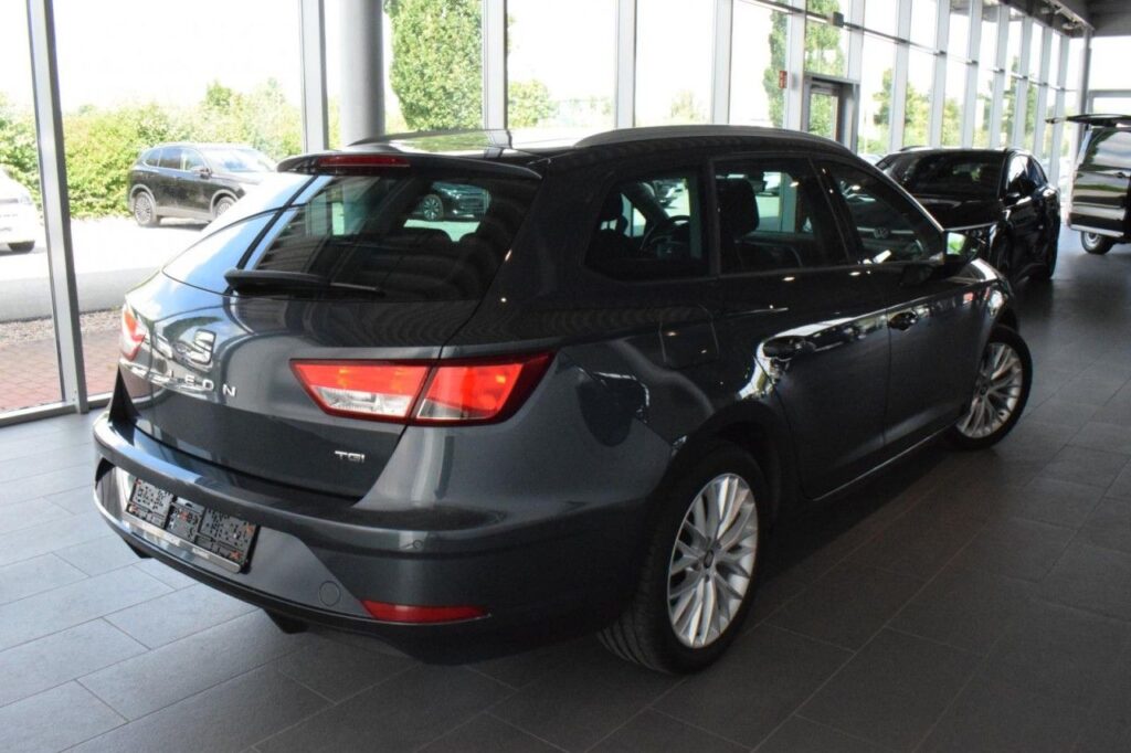 Seat Leon Exposé-Bild 3