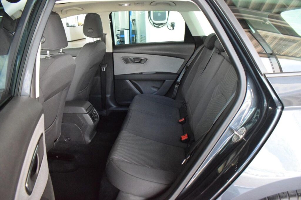 Seat Leon Exposé-Bild 8